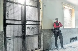  ?? ?? La peluquería reabrió con una consigna policial