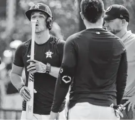  ?? Karen Warren / Houston Chronicle ?? Alex Bregman participa de una práctica de bateo en la pretempora­da de los Astros, el martes 18 de febrero de 2020, en West Palm Beach, Florida.