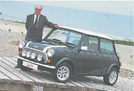  ??  ?? John Cooper. El preparador que potenció y le dio su apellido al Mini.