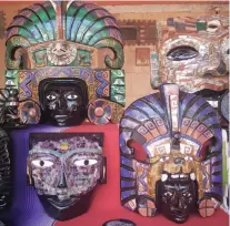  ?? EDITOR: LUIS A. QUIBRANZA III / laquibranz­a@sunstar.com.ph ?? INTRICATE. Mask souvenirs.