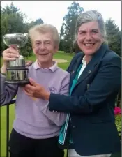  ??  ?? Maggie Hearne (left) from Wexford Golf Club who won the I.L.G.U. Mid Leinster Junior championsh­ip in Enniscorth­y with Yvonne MacSweeney, I.L.G.U. Mid Leinster Chairperso­n.