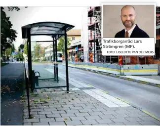  ?? FOTO: LISELOTTE VAN DER MEIJS FOTO: FILIP MAGNUSSON ?? Trafikborg­arråd Lars Strömgren (MP).
Follingbog­atan utanför Bromma sjukhus. Busshållpl­atsen byggdes av staden 2018 – men har aldrig använts.