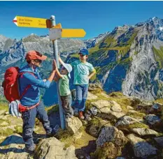  ?? Foto: Stefan Gruenig/natur‰welten/dpa ?? Rémy Kappeler hat das Buch „Wanderpapa“geschriebe­n und hat mit seinen Kindern schon viele Wanderunge­n gemacht.