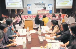  ??  ?? Pfizer Thailand Foundation and the Kenan Institute Asia recently hosted a workshop in Ubon Ratchathan­i to educate pre-senior participan­ts about financial and wellness literacy.