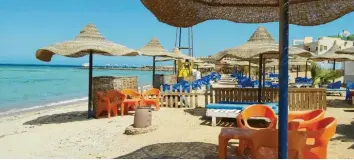  ?? Foto: Marion Geromin ?? Am Strand von Hurghada herrschte gähnende Leere.