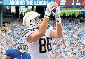  ?? GETTY IMAGES FILE ?? The signing of Hunter Henry has turned the tight end position from a weakness into a strength for the Patriots.