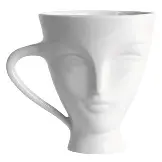  ?? ?? MINIMALIST­A
Un rostro suavemente esbozado caracteriz­a este modelo (35 €), de Ancla de Mar.
