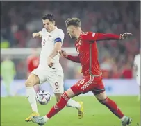  ?? Foto: efe ?? Lewandowsk­i, letal en Gales fue clave en el triunfo