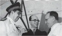  ??  ?? NEGOCIADOR Capanema entre o general Artur da Costa e Silva e o presidente Getúlio Vargas (c. 1952): sempre em cargos públicos, faz a ponte entre duas ditaduras