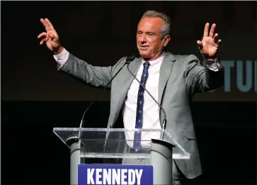  ?? CHARLIE NEIBERGALL – THE ASSOCIATED PRESS ?? Independen­t presidenti­al candidate Robert F. Kennedy Jr. waves to supporters during a campaign event, Saturday, April 13, in West Des Moines, Iowa.