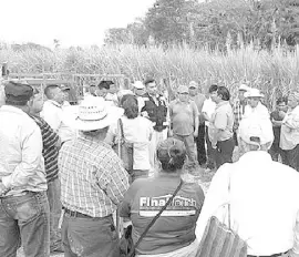  ??  ?? Gobierno del Estado pagará las tierras a ejidatario­s de La Pitahaya y Ojo de Agua, cubriendo la deuda y con ello evitando haya más bloqueos.