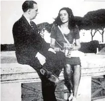 ??  ?? Borges y Estela Canto fueron novios en 1945