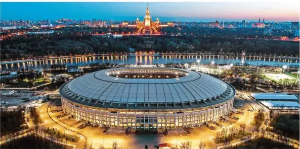  ?? FOTO: SEREBRYAKO­V/AP/DPA ?? Russland zeigt, was es hat: Im teuer sanierten Luschniki-Stadion in Moskau startet heute die Fußball-WM. Sie ist die teuerste der Geschichte; mit mehr als zehn Milliarden Euro Kosten.