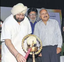  ?? BHARAT BHUSHAN/HT ?? Punjab chief minister Capt Amarinder Singh inaugurati­ng a twoday convention and exhibition on rural entreprene­urship and innovation in Patiala on Tuesday.