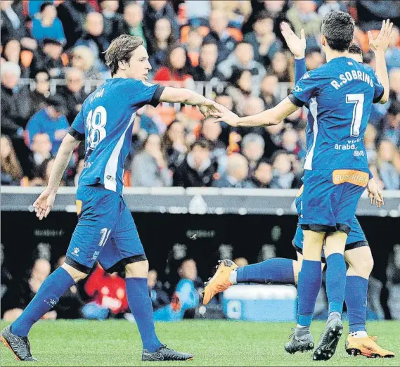  ?? FOTO: EFE ?? A recargar las pilas El equipo de Abelardo pasa por su peor racha de resultados tras su llegada al banquillo, por lo que este parón le debe ayudar a volver con energías renovadas