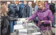  ?? FOTO: DPA ?? Bei einem umstritten­en Referendum stimmte die Mehrheit der KrimBewohn­er im März 2014 für den Anschluss an Russland.