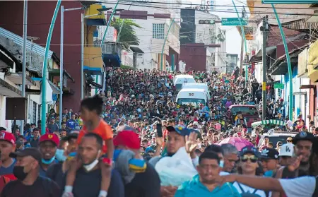  ?? ARCHIVO CUARTOSCUR­O ?? El pasado 24 de junio partió de Tapachula una caravana de cinco mil migrantes