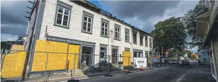  ??  ?? KJENT HUS: Storgata 174 b er et kjent hus i Porsgrunn, nå har bygget står avsperret siden brannen 3. mai.
