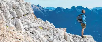  ?? FOTO: HELMUTH RIER ?? Durchatmen in der grandiosen Bergwelt des Latemar-Felsmassiv­s.