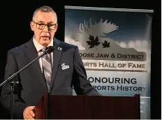  ?? ?? Moose Jaw and District Sports Hall of Fame president Larry Graham speaks during Saturday’s night event.