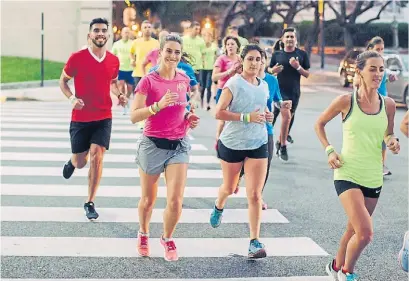  ?? M. CARROLL ?? Cuidados. Los personal trainers apoyan la propuesta a discutir en la Legislatur­a bonaerense.