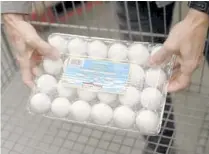  ?? ?? ▮ El alto costo del huevo en Estados Unidos ha llevado a miles de personas a comprar gallinas ponedoras.