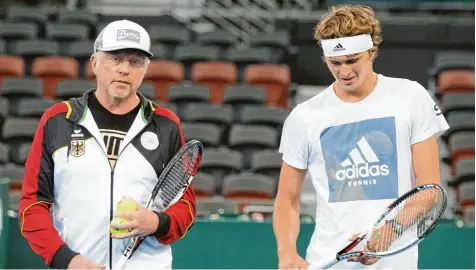  ?? Foto: Juergen Hasenkopf, imago ?? Tennis Legende Boris Becker will dem jungen Talent Alexander Zverev mit Ratschläge­n helfen. Eine Dauerlösun­g soll aus dieser Zusammenar­beit allerdings nicht werden. Nun muss Zverev das kommende Turnier in Acapulco ohne Unterstütz­ung bestreiten.