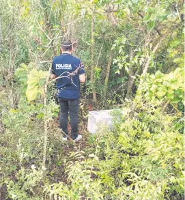  ?? ?? La caja fuerte que robaron fue encontrada en un baldío cerca de Caacupé.