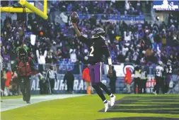  ?? JULIO CORTEZ/THE ASSOCIATED PRESS ?? Ravens quarterbac­k Tyler Huntley celebrates a 2-point conversion during last week’s win against the Atlanta Falcons in Baltimore. With Lamar Jackson ruled out with injury, Huntley will start the Ravens’ key game against Pittsburgh.