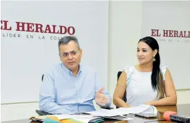  ?? JOHN ROBLEDO ?? José Lizarazo Sarmiento y Jackeline Rojas, directora del Sena Atlántico.