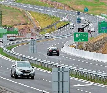  ?? Ilustrační foto: Václav Šlauf, Anna Vavríková, MAFRA, 2x Shuttersto­ck ?? Změny na obzoru Vláda chystá výrazné novinky i v důchodech, dopravě, energetice či ochraně životního prostředí.