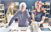  ?? Digging for Britain ?? Treasure trove: Julian Richards and Alice Roberts on