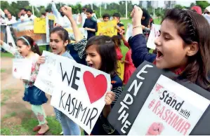  ?? APP ?? PROTEST CONTINUES: Children and civil society activists protesting against India over the revocation of the special staus of Jammu and Kashmir, in front of the National Press Club. —