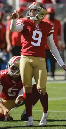  ?? | ERIC RISBERG/ AP ?? In 2016, the Bears replaced kicker Robbie Gould ( above) with Connor Barth, whom they released Monday.