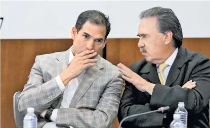  ??  ?? Pablo Escudero, presidente del Senado, y Emilio Gamboa, coordinado­r de la bancada tricolor.