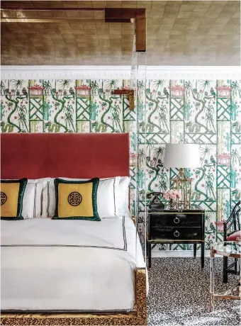  ??  ?? A ROOM at The Prospect Hollywood in Los Angeles, California. Old-school glamour meets 21st-century luxury at this dramatic boutique hotel in Whitley Heights, Los Angeles’s first moviestar enclave. | The New York Times