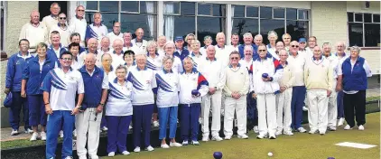  ?? PHOTO: TERRY MAGUIRE ?? One hundred not out . . . A centennial photo of the Andersons Bay Bowling Club.