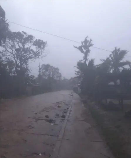  ?? La Prensa/niCaraGUa ?? Según la vicepresid­enta de Nicaragua, Rosario Murillo, más de 40.000 personas fueron evacuadas y reubicadas en 250 albergues. Aquí, una zona de Bilwi azotada por el meteoro.