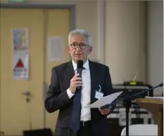  ??  ?? Christian Ortega a tenu sa première réunion publique hier, salle des Marronnier­s. (Photos Sébastien Botella)