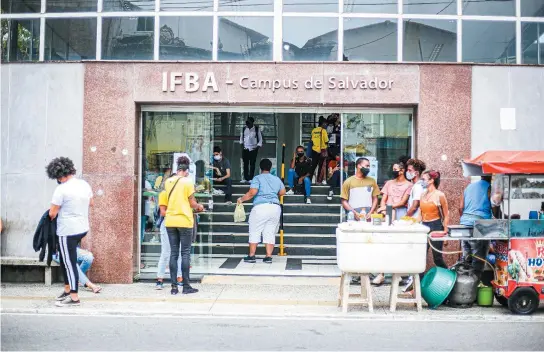  ?? TIAGO CALDAS ?? Assim como na semana passada, movimento nos principais locais de prova em Salvador foi tranquilo