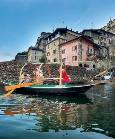  ?? (foto Locatelli) ?? Pittoresco Il borgo medievale di Corenno Plinio si affaccia sulla sponda lecchese del Lario