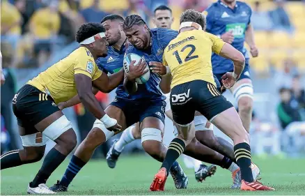  ?? GETTY ?? Blues No 8 Hoskins Sotutu contribute­d a try in a tremendous performanc­e in Wellington last night.