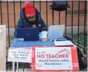  ?? ANTHONY VAZQUEZ/CHICAGO SUN-TIMES VIA APS ?? Chicago teachers want to remain working online with students unless they are vaccinated first.
