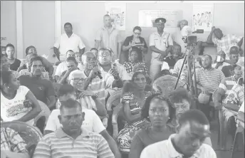  ??  ?? One of the workers from the now closed Wales Estate asks a question at the meeting with a Cabinet team