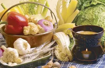  ?? Photo from plannify.com ?? Pope Francis grew up on Bagna Cauda, classical farmer’s fare from the Piedmont region north of Italy, which consists of roasted vegetables and onions dipped into a pipinghot broth made of garlic and olive oil.