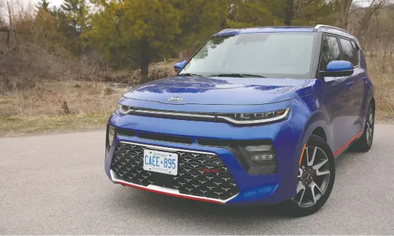  ?? CLAYTON SEAMS/DRIVING ?? With a tall windshield and thin A-pillars, the 2020 Kia Soul yields incredible sightlines that are unimpaired when doing shoulder checks or parallel parking.