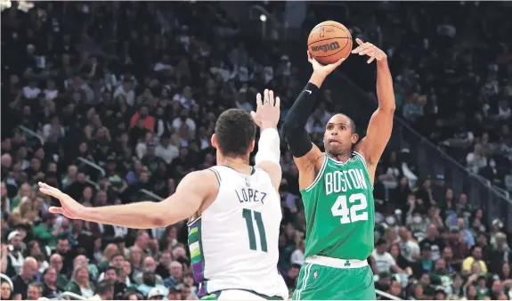  ?? ?? Al Horford es uno de los jugadores vitales en las aspiracion­es de los Celtics de Boston para lograr el título de la NBA.