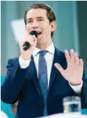  ?? AFP ?? Sebastian Kurz festejó los re sultados con sus partidario­s ayer, en Viena.