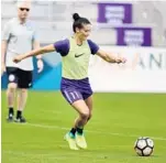  ?? STEPHEN M. DOWELL/STAFF PHOTOGRAPH­ER ?? Defender Ali Krieger trains at Orlando City Stadium Wednesday ahead of the Pride’s home opener.