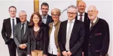  ?? Foto: Wolf Dieter Drews ?? Spendenübe­rgabe des Lions Club Friedberg: (von links) Thomas Ihrig, Anton Ober frank, Anne Wackerl, Johannes Bauer, Gudrun Keller Buchheit, Joachim Maas, Wolf gang Spring und Hans Deiml.